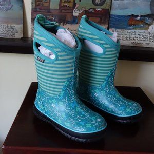 NIB Bogs Classic Flower Waterproof Boot Kids Size 11 US / 27 EUR